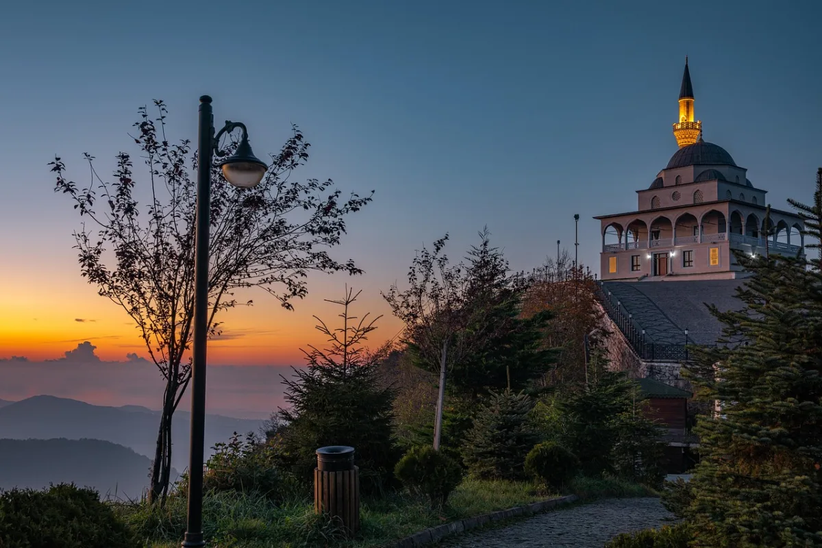 Rüyada Bulutlu gökyüzü — Anlamı & İslami Yorumu