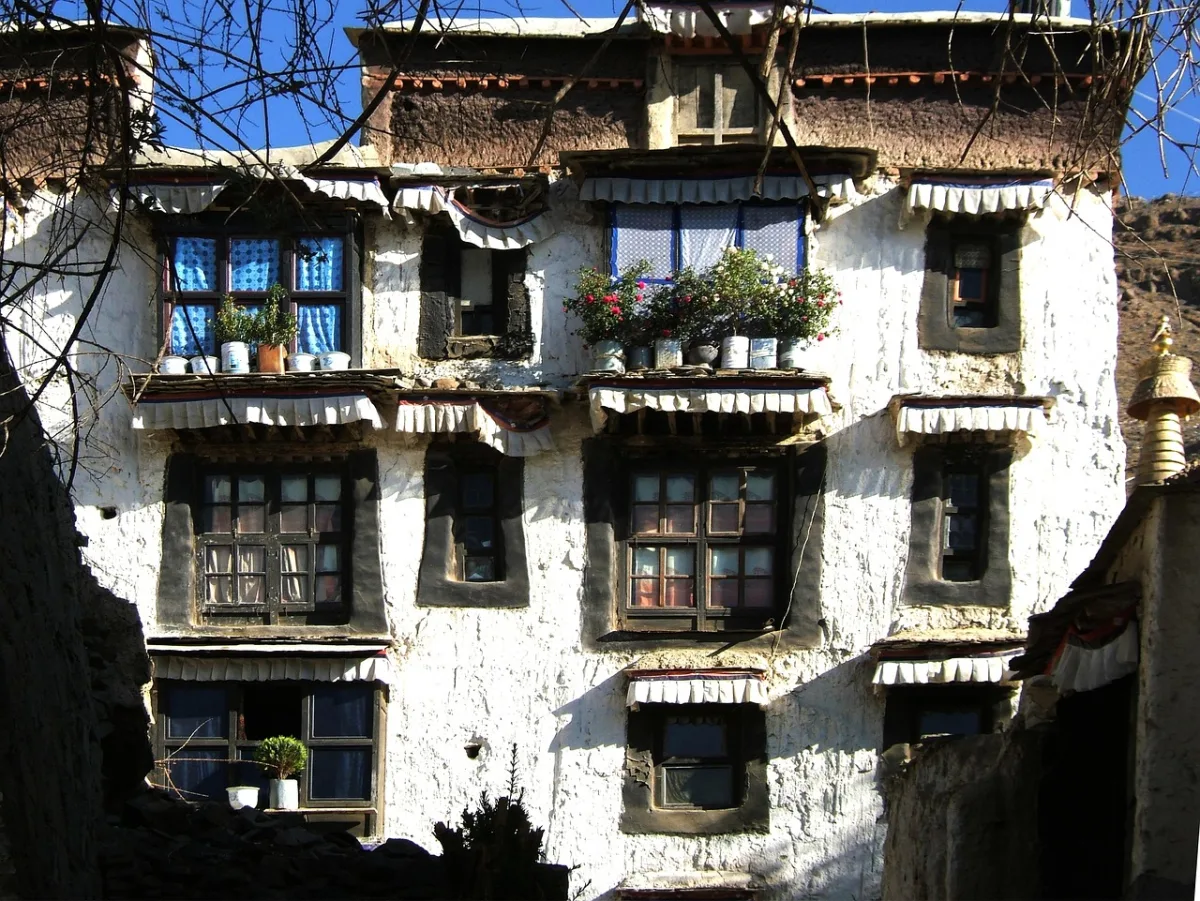 Rüyada Kum fırtınası — Anlamı & İslami Yorumu