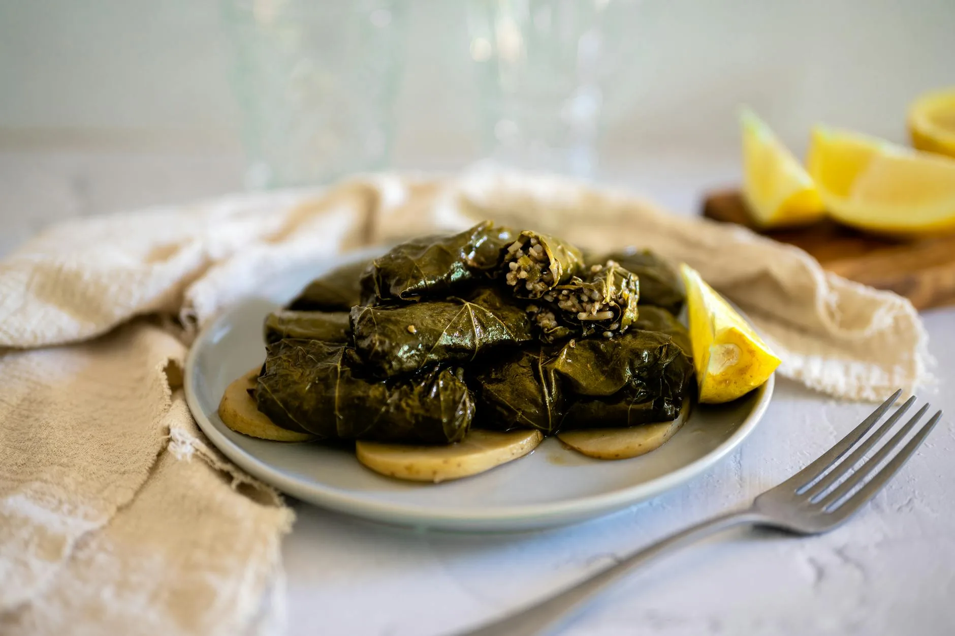 Fırınlanmış Dolmalık Biberle Cevizli Biber Mezesi