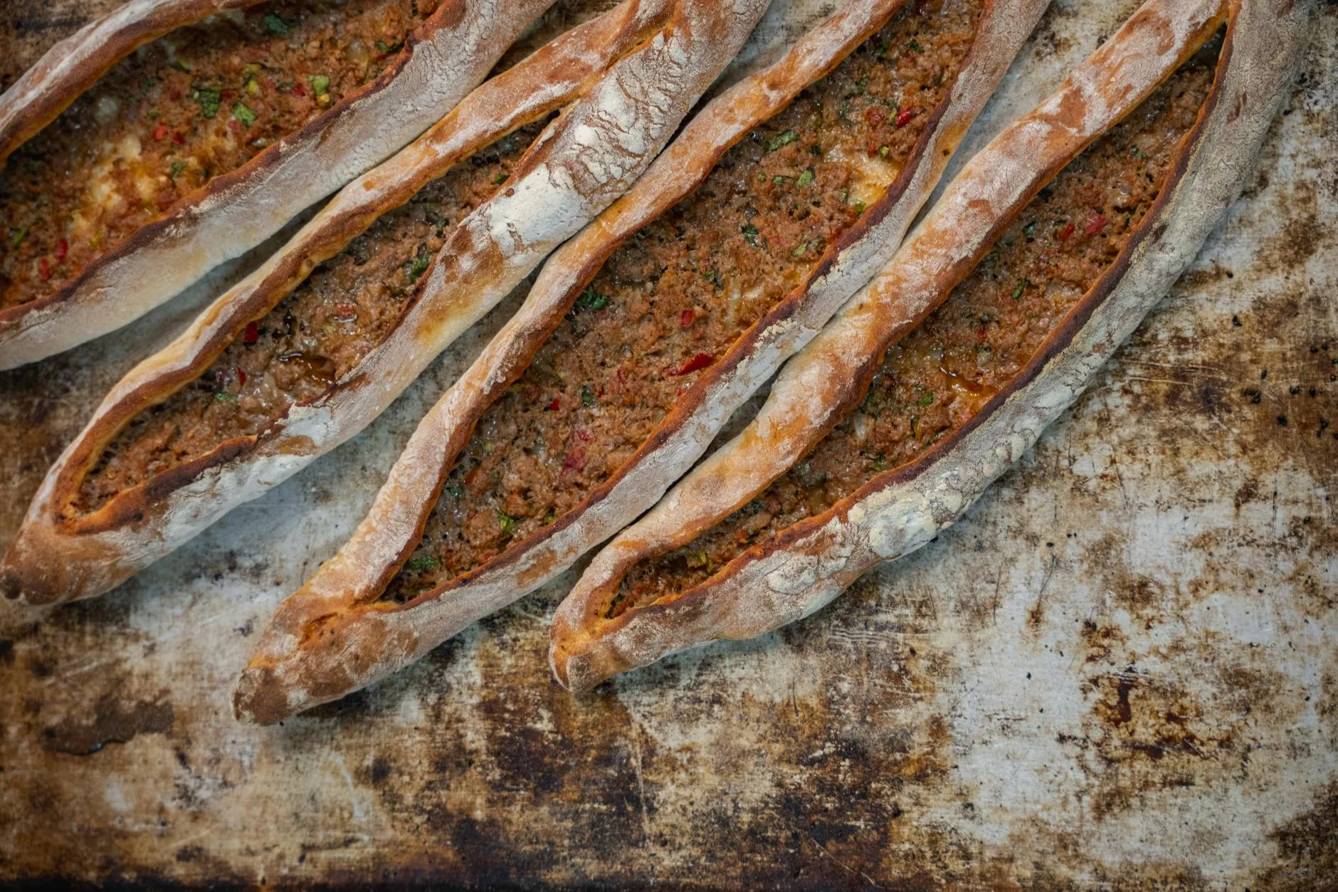 Fırında Kızarmış Un Helvası: Geleneksel Lezzetin Modern Dokunuşu