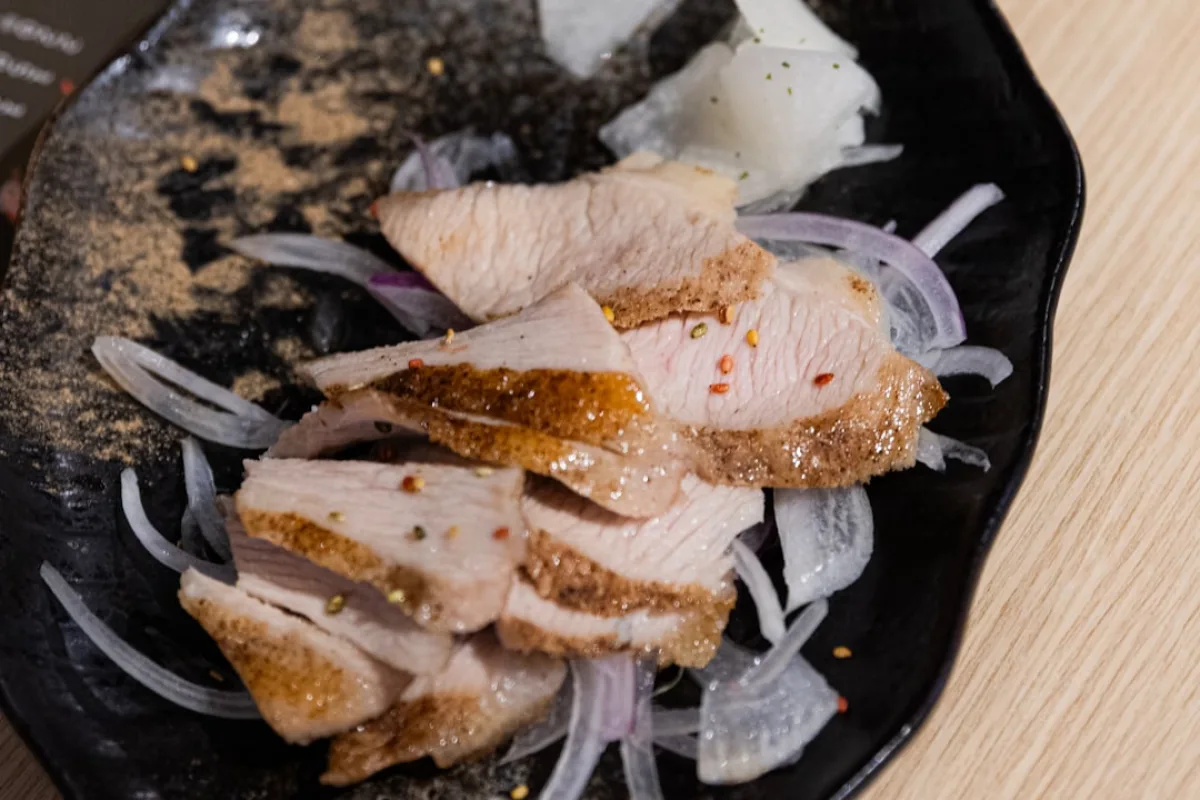 Nar Şerbetli Antep Fıstıklı Pavlova